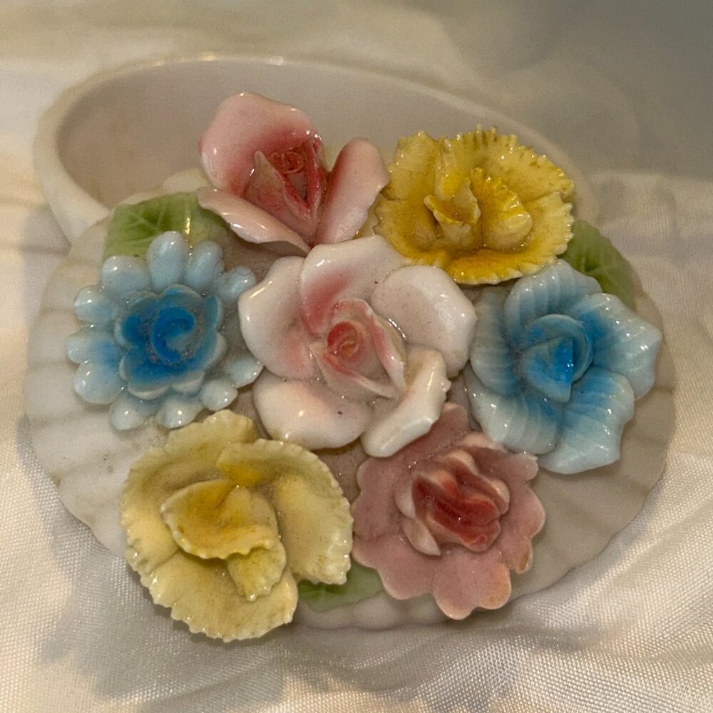 Porcelain Floral Ring Box - Picture 6 of 6